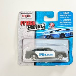 Maisto Fresh Metal Die-Cast Vehicles ~ Dodge Charger Metro Police Cruiser